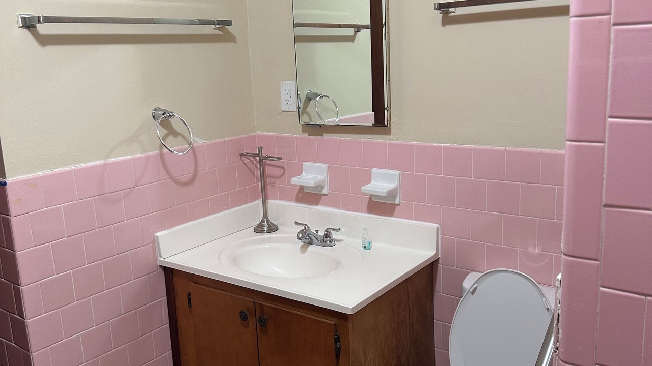 Photo of Bathroom in Garden City