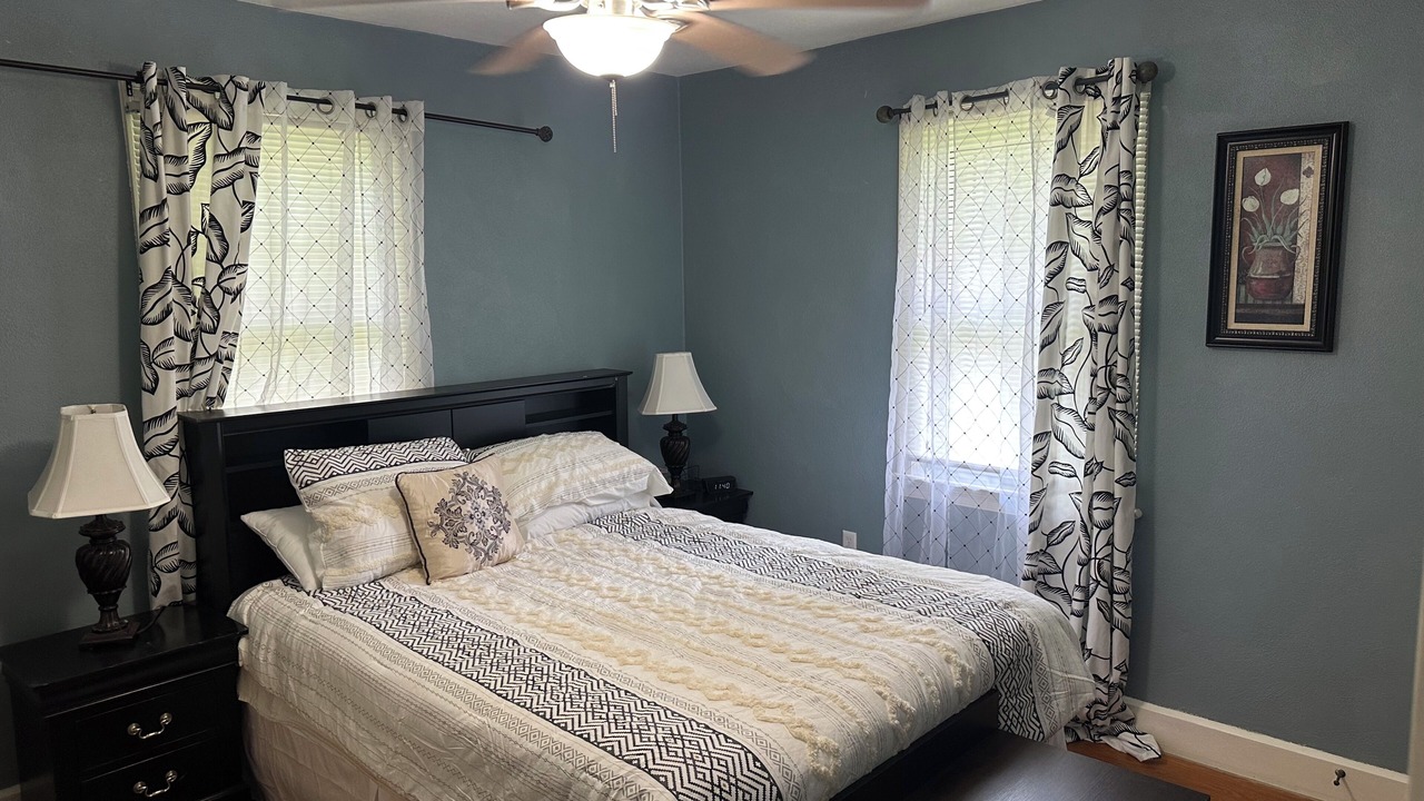 Photo of Bedroom in Garden City