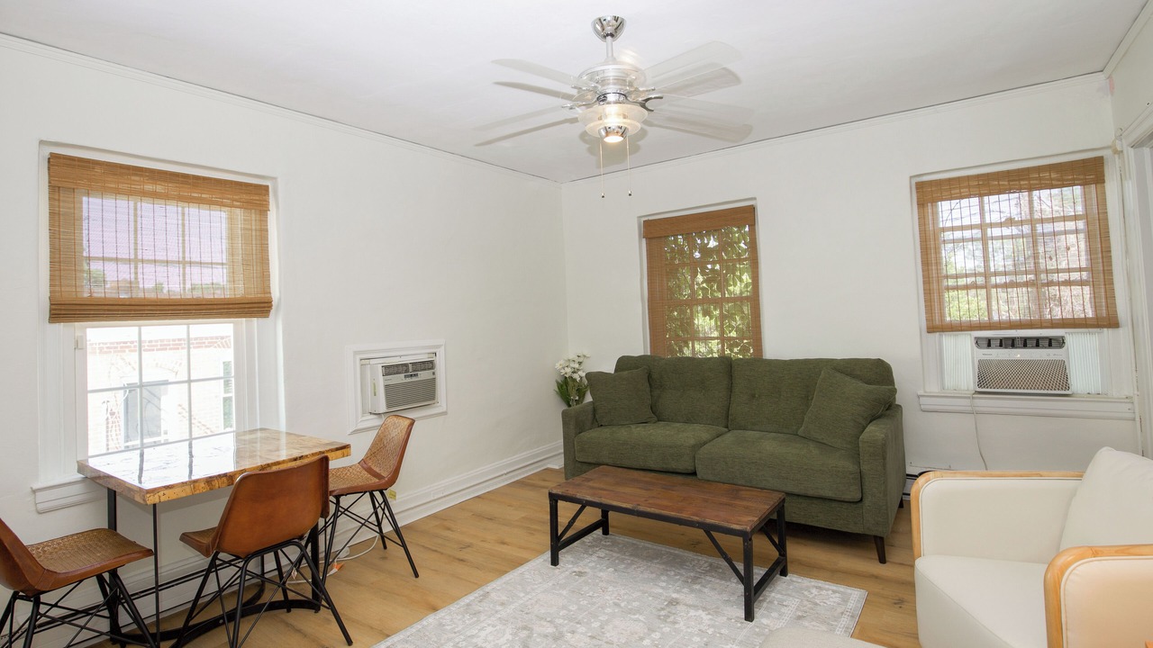 Photo of Livingroom in Downtown