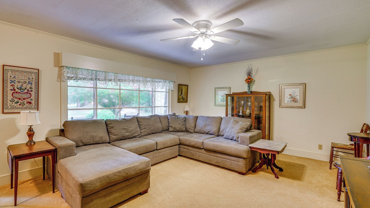 Photo of Livingroom in Lumberton
