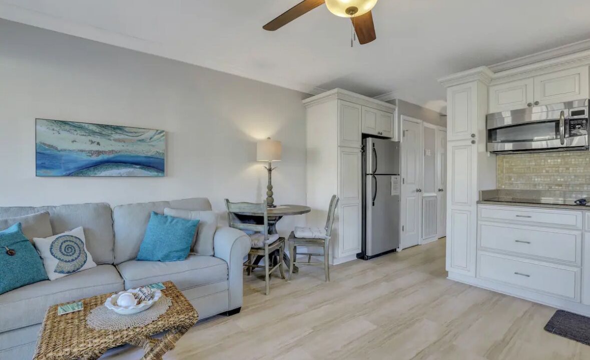 Photo of Livingroom in Folly Field