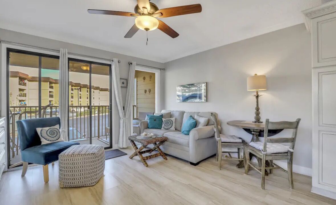 Photo of Livingroom in Folly Field