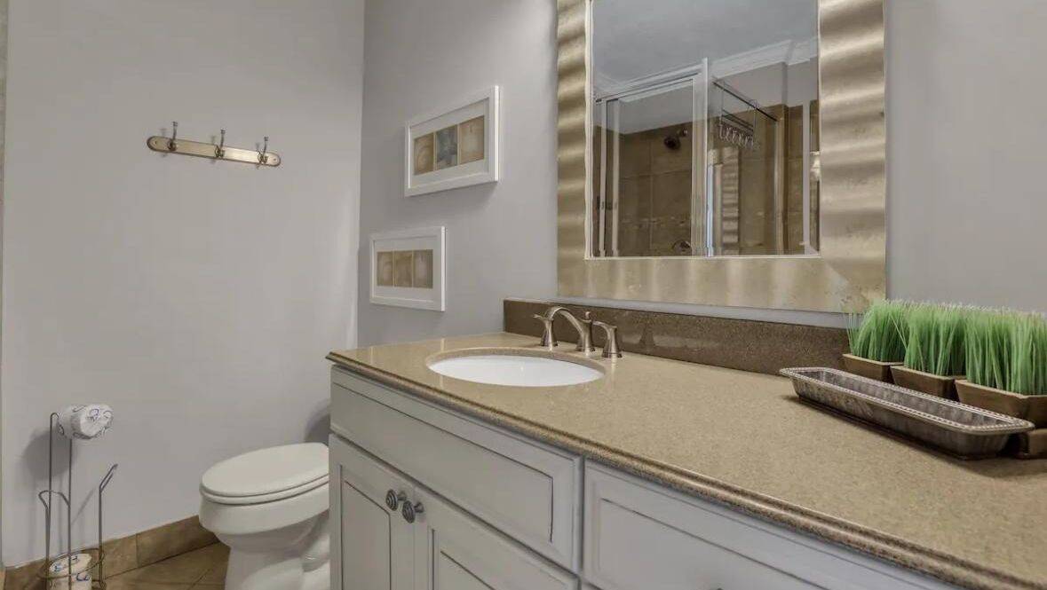Photo of Bathroom in Folly Field