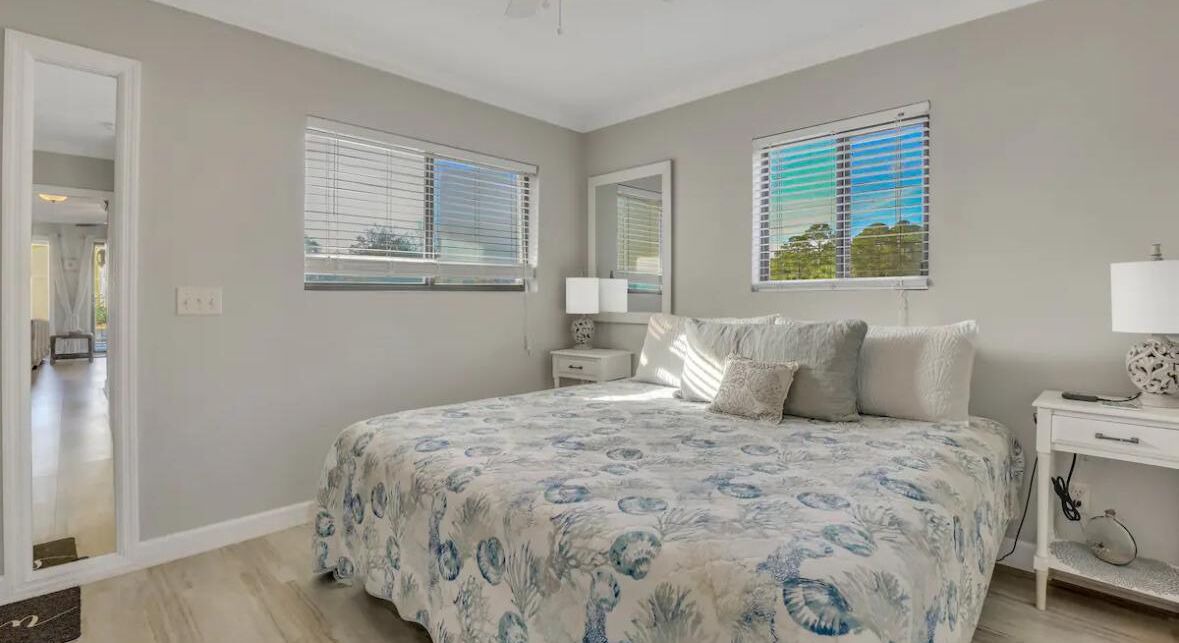 Photo of Bedroom in Folly Field