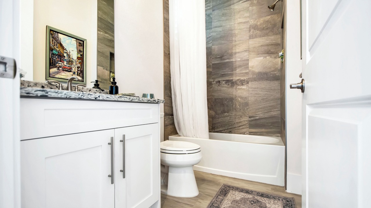 Photo of Bathroom in Isles of Capri