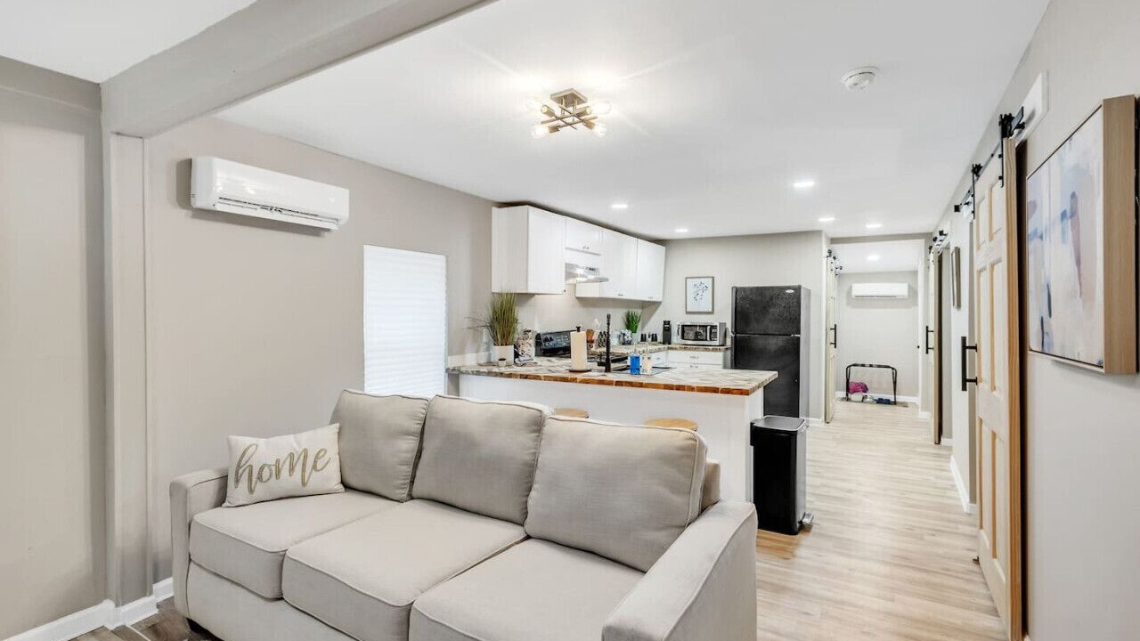 Photo of Livingroom in Anderson