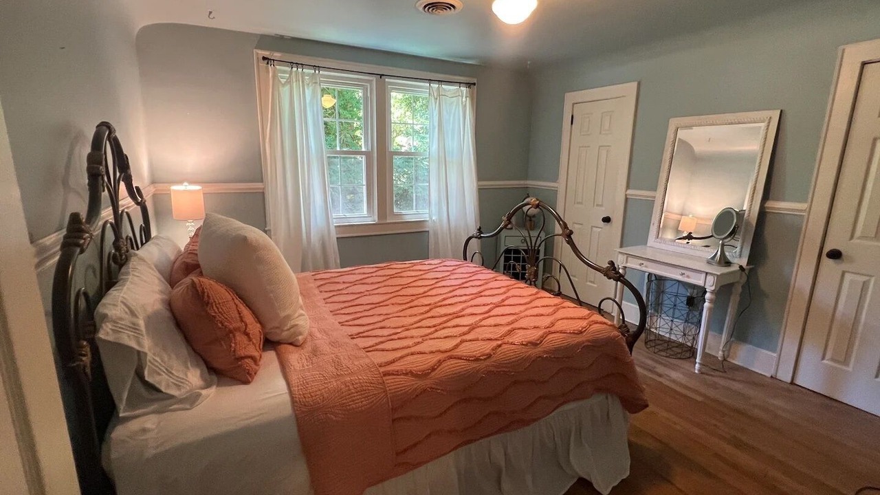 Photo of Bedroom in Anderson
