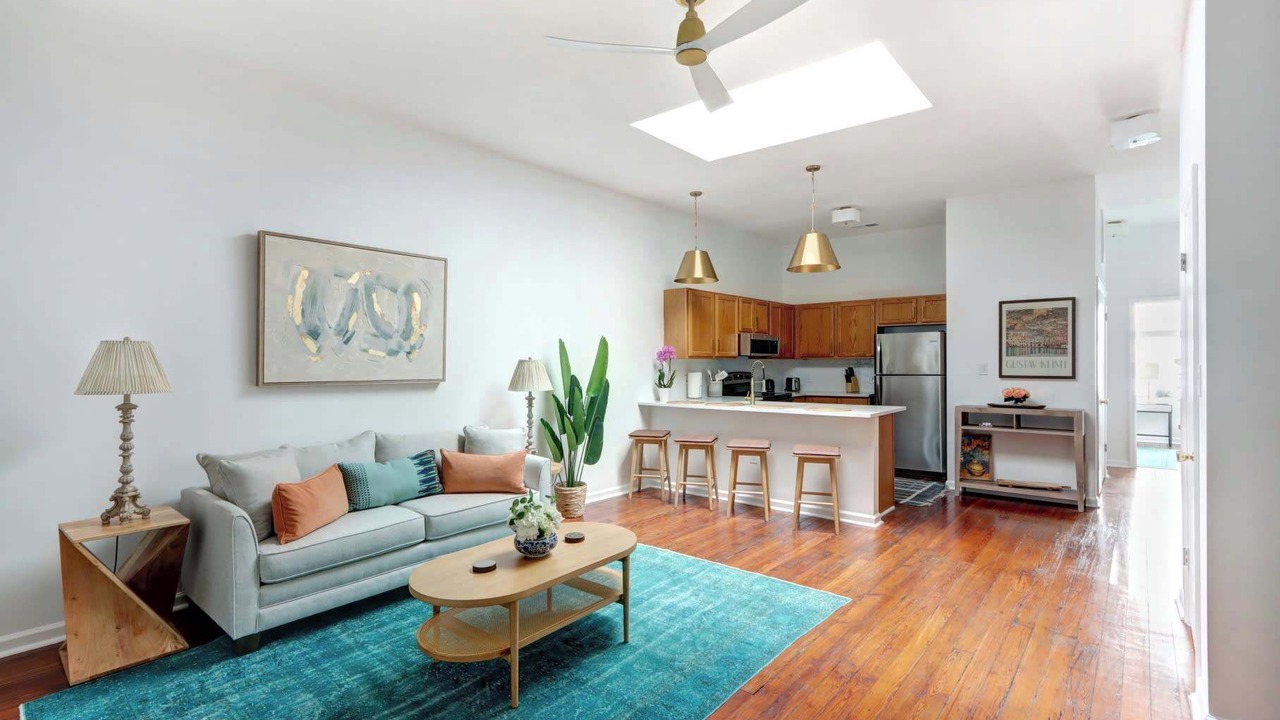 Photo of Livingroom in Historic District - North