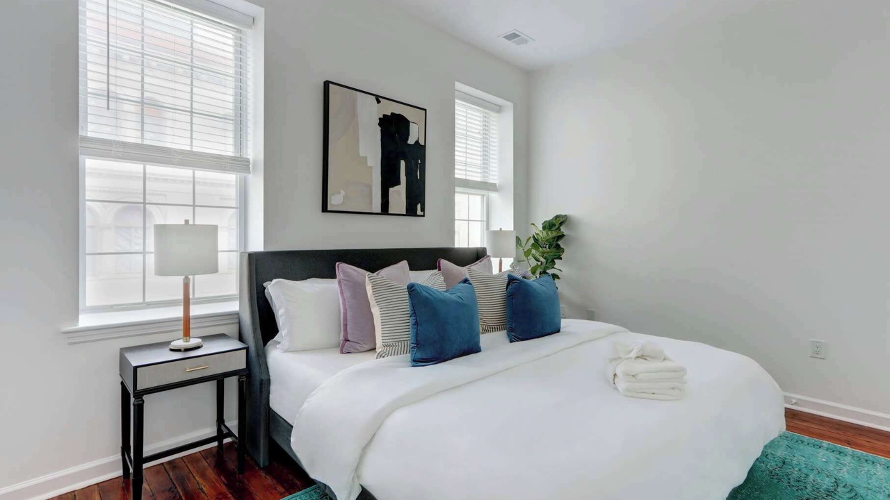 Photo of Bedroom in Historic District - North