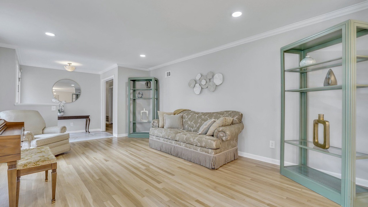 Photo of Livingroom in Midtown