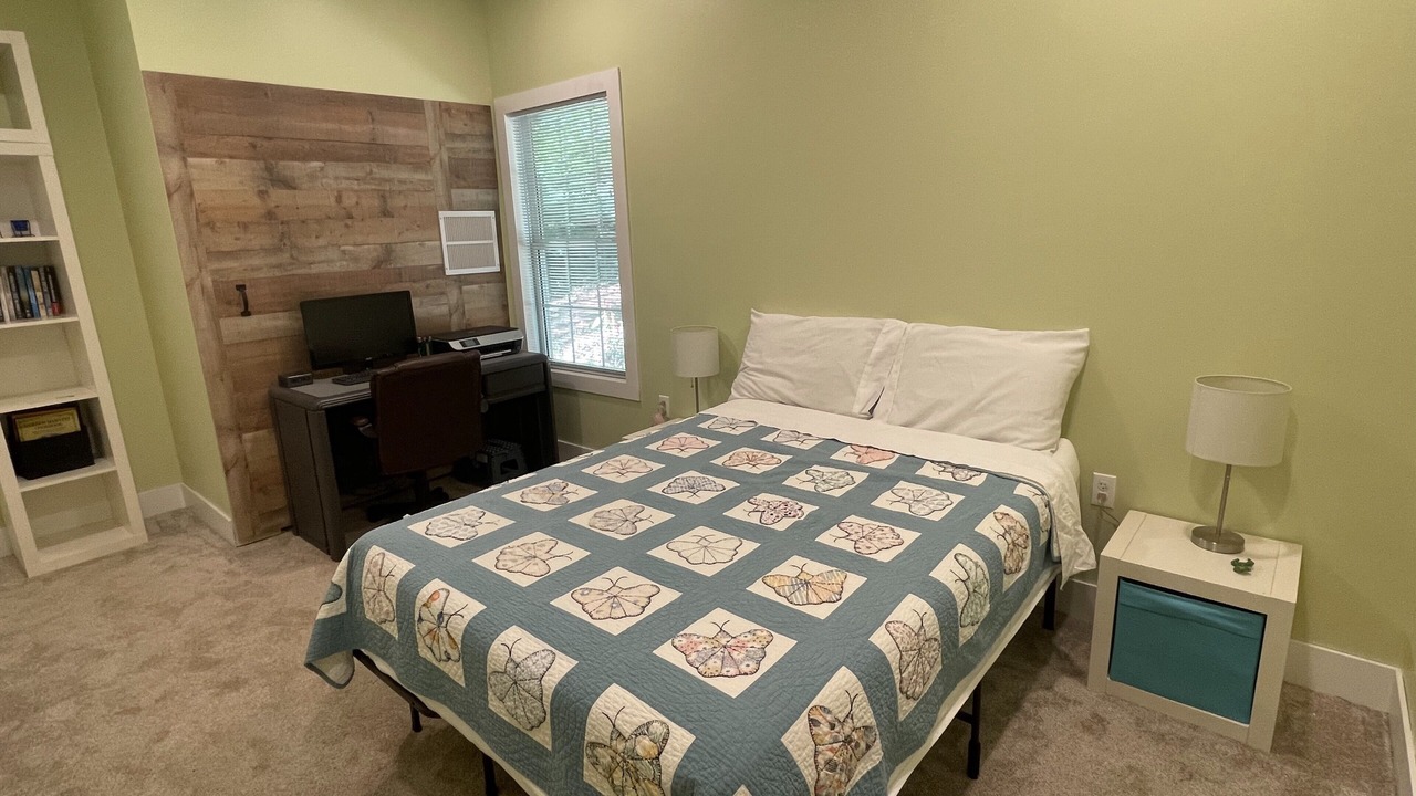 Photo of Bedroom in Seneca