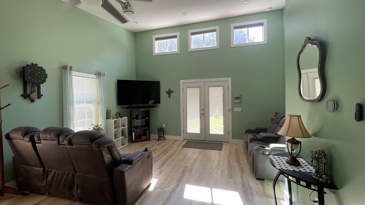 Photo of Livingroom in Seneca
