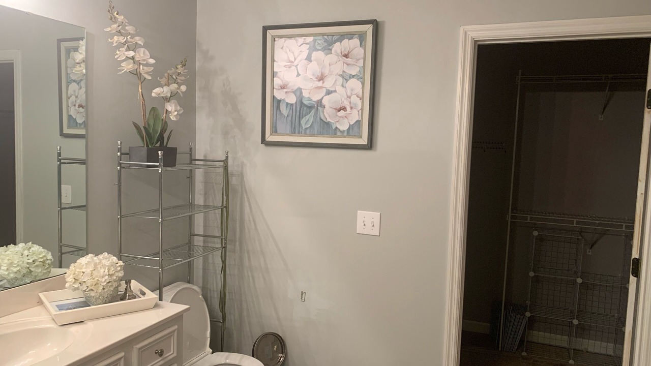 Photo of Bathroom in Huntcliff
