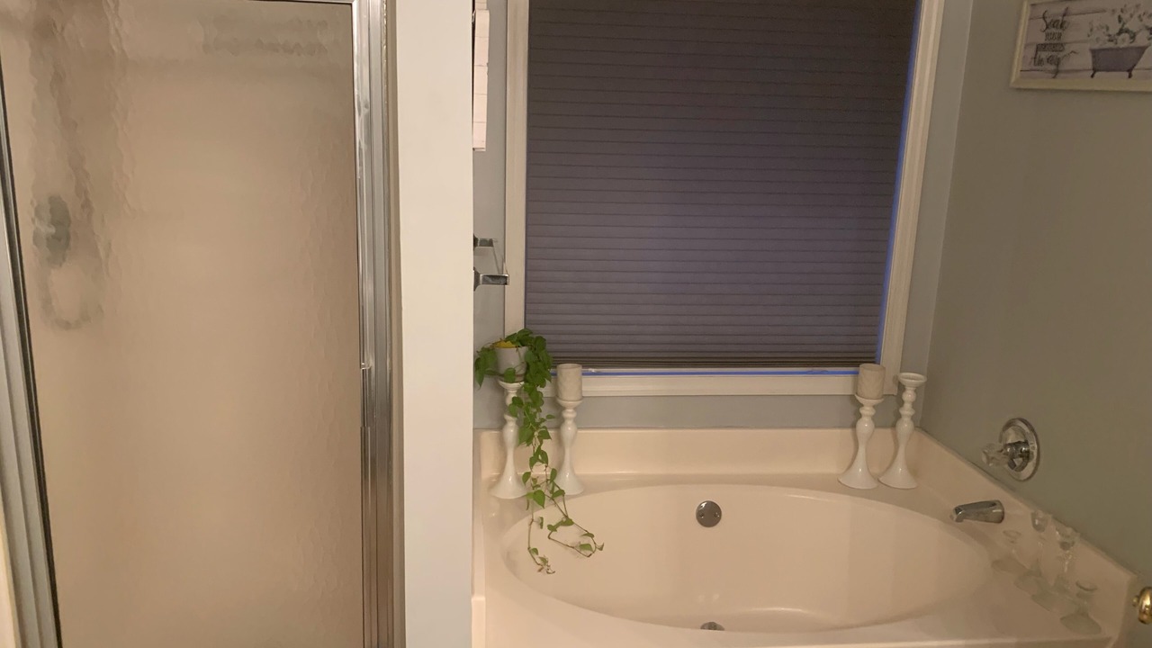 Photo of Bathroom in Huntcliff