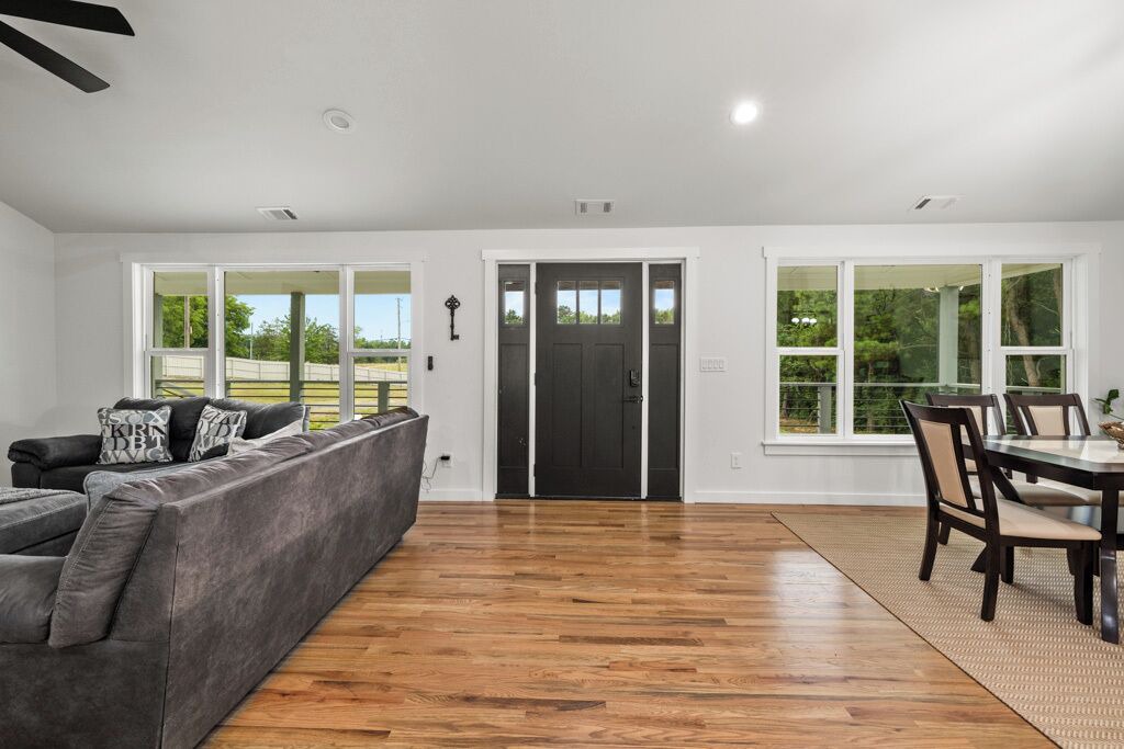 Photo of Livingroom in Dacula