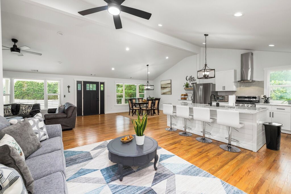 Photo of Livingroom in Dacula