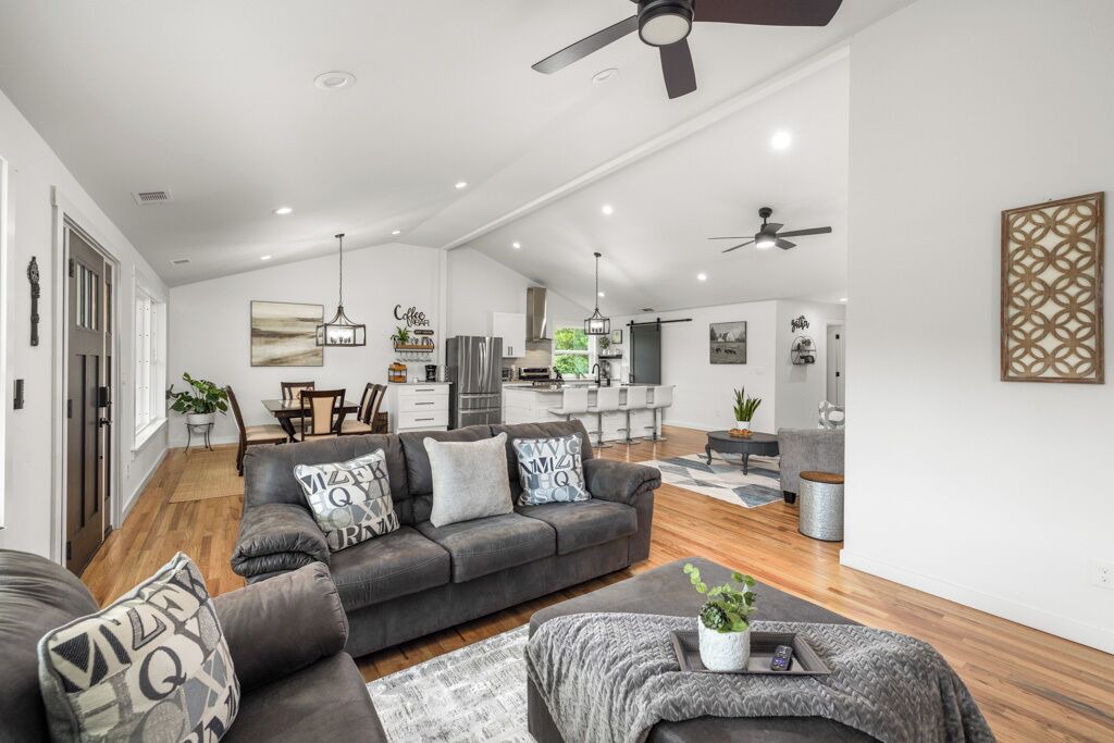 Photo of Livingroom in Dacula
