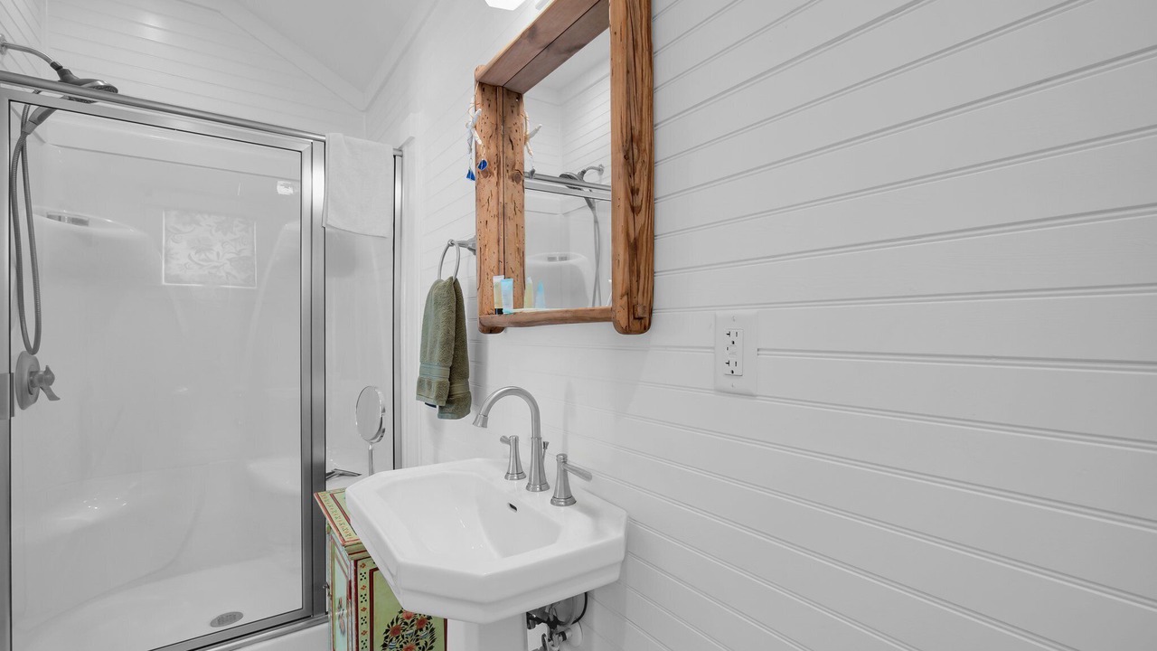 Photo of Bathroom in Beaufort