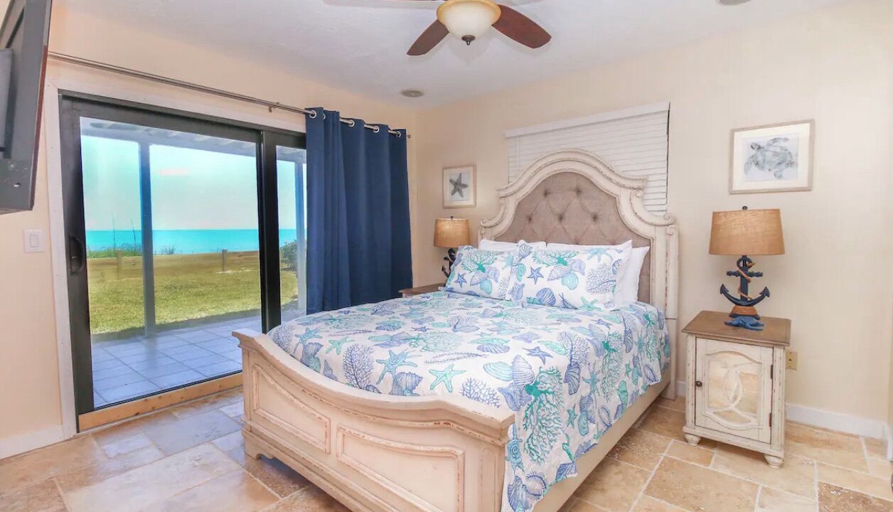 Photo of Bedroom in Melbourne Beach