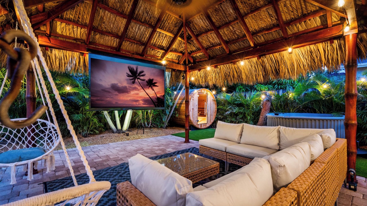 Photo of Patio Balcony in Tropic Palms