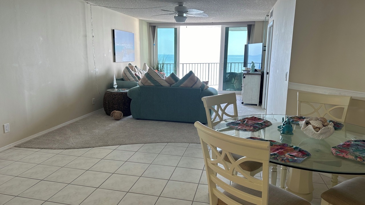 Photo of Livingroom in Hutchinson Island South