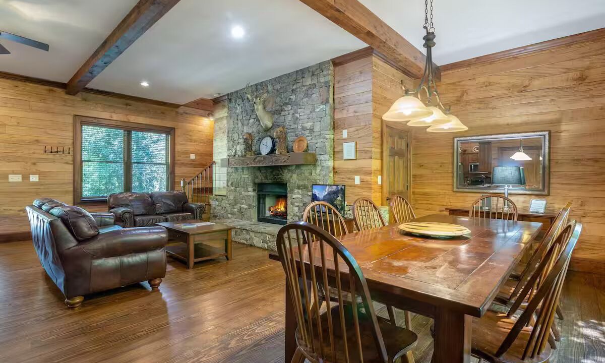 Photo of Livingroom in Cleveland