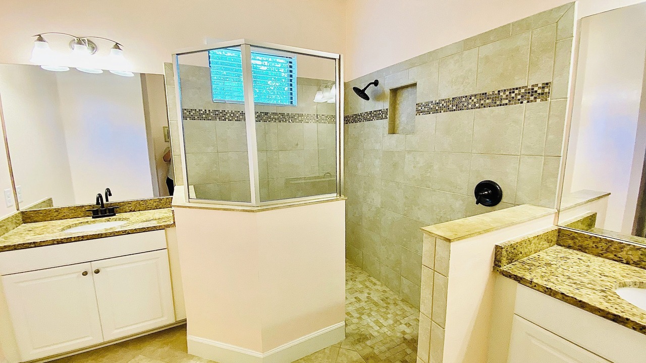 Photo of Bathroom in Naples