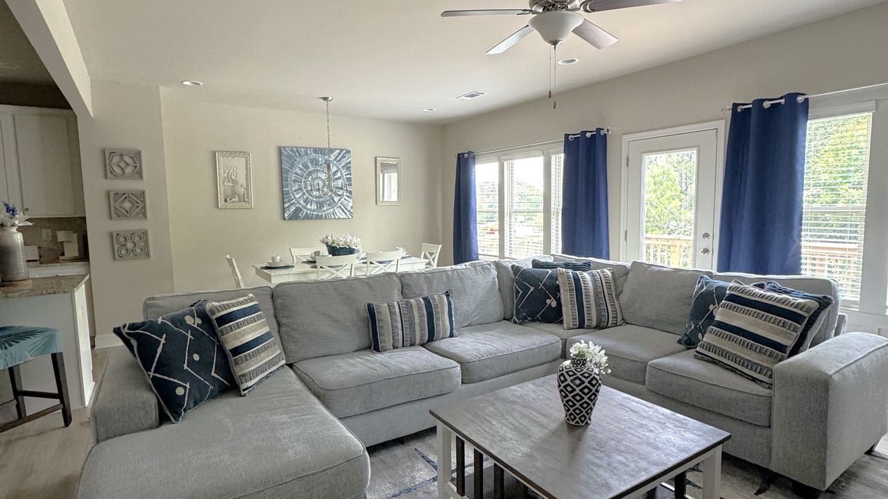 Photo of Livingroom in Dacula