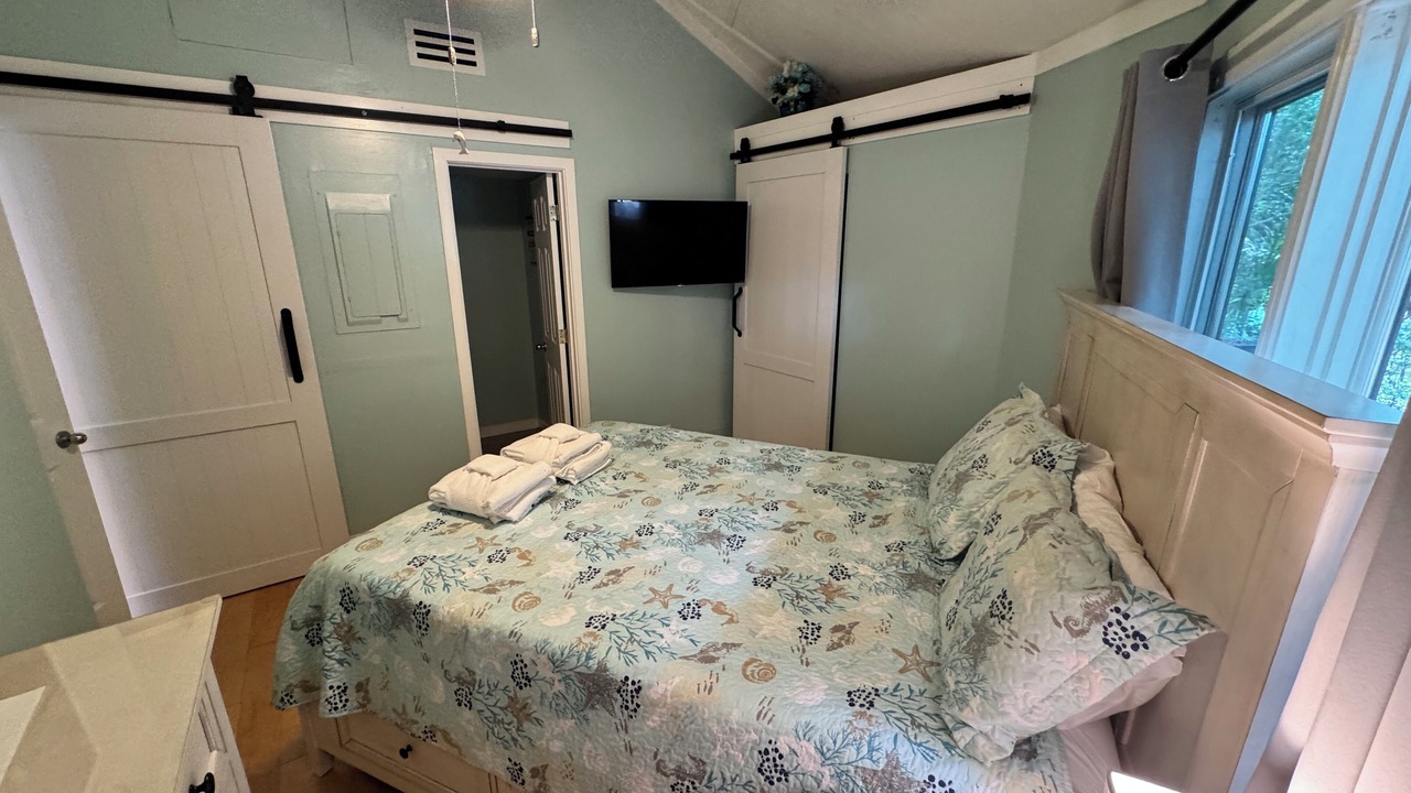 Photo of Bedroom in Night Heron
