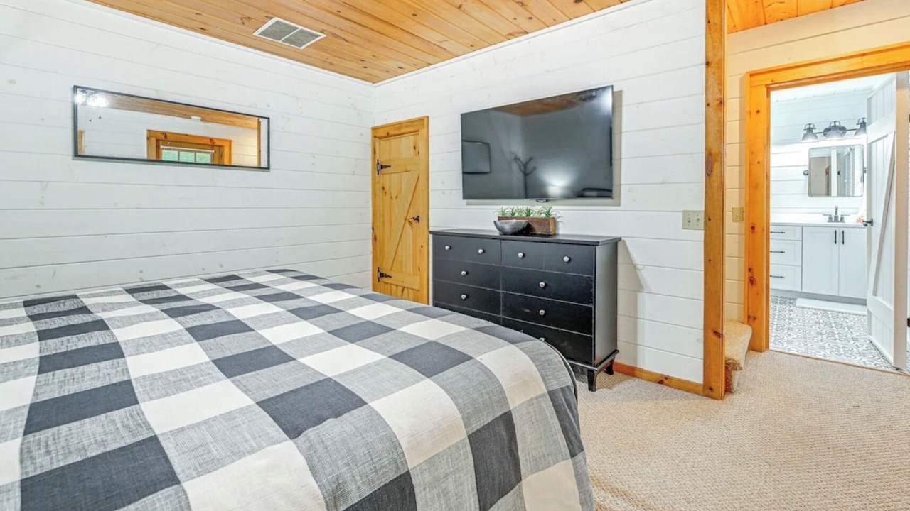Photo of Bedroom in Cashiers