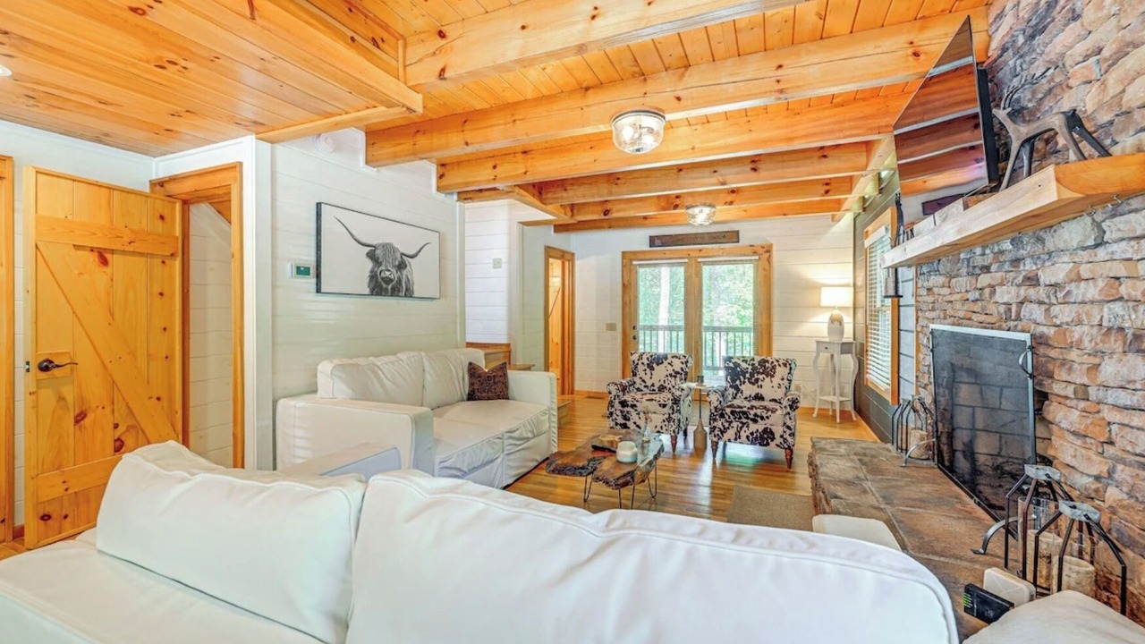 Photo of Livingroom in Cashiers