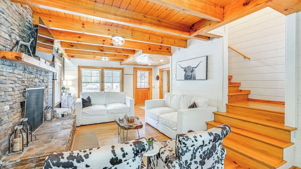 Photo of Livingroom in Cashiers
