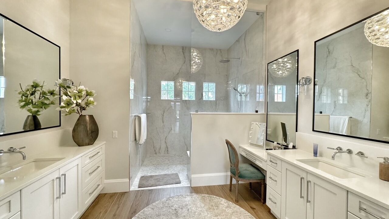 Photo of Bathroom in The Majors