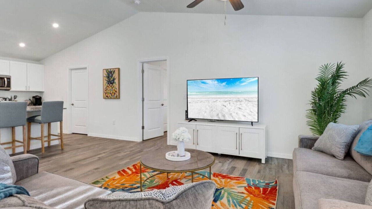 Photo of Livingroom in Mariner