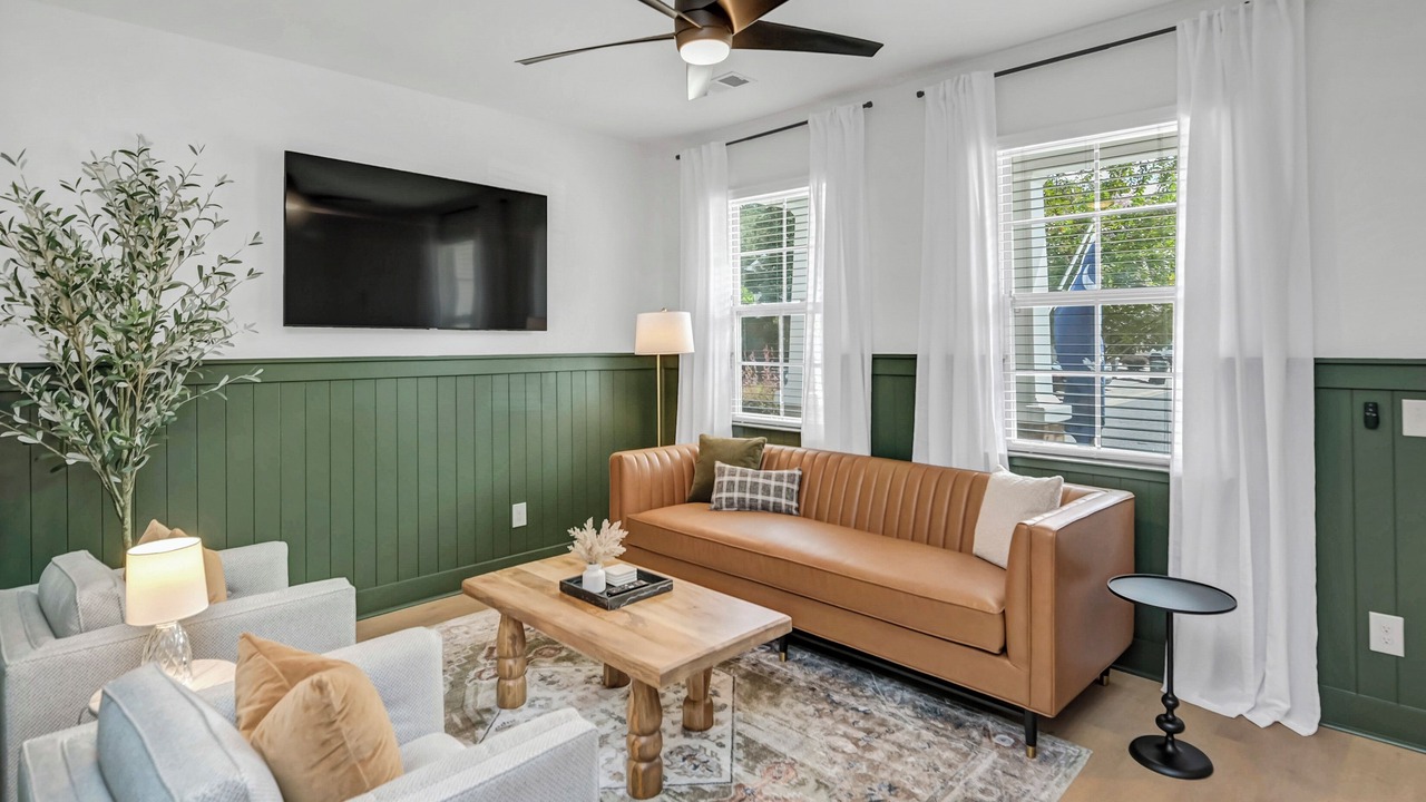 Photo of Livingroom in Oak Grove