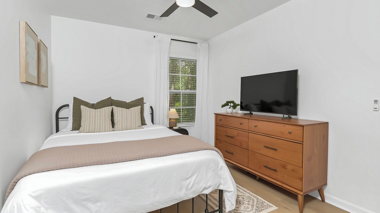 Photo of Bedroom in Oak Grove