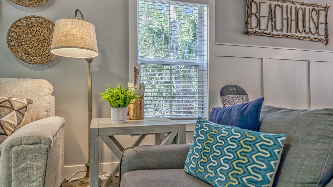 Photo of Livingroom in Folly Field