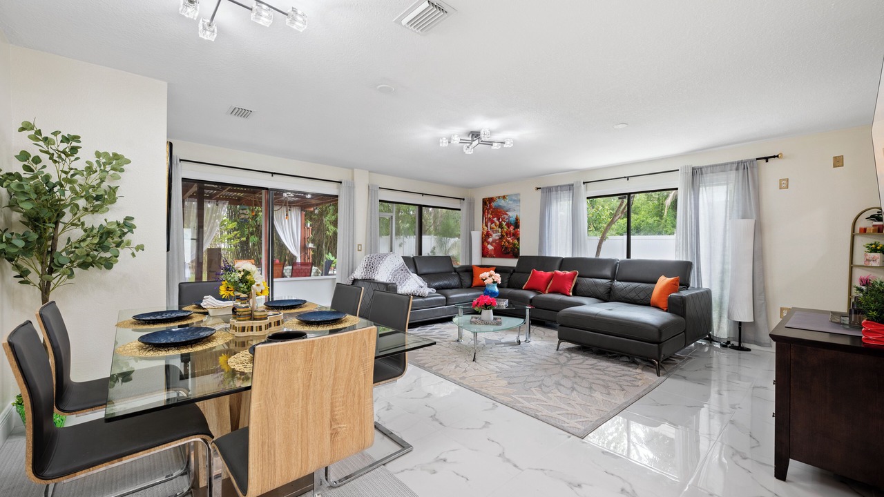 Photo of Livingroom in Port Saint Lucie