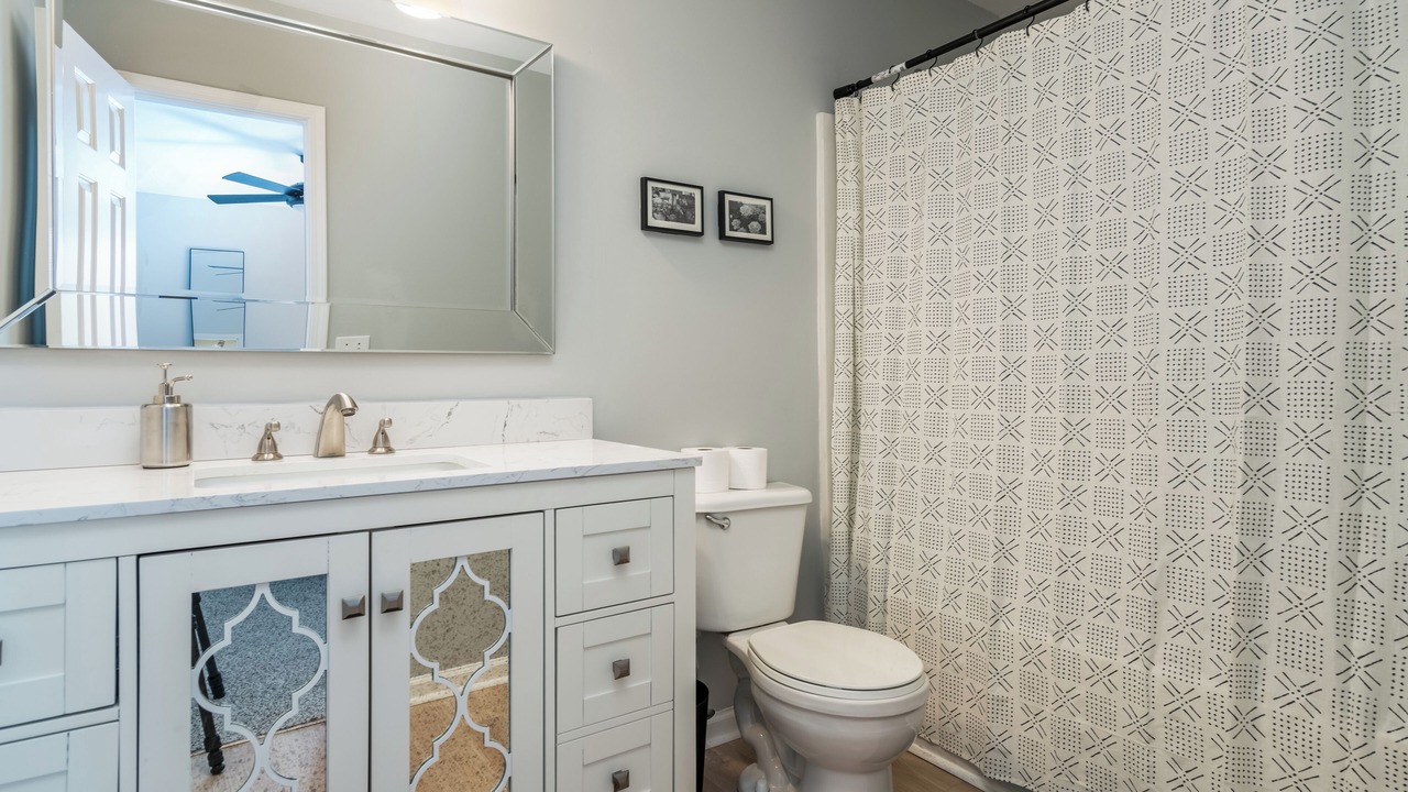 Photo of Bathroom in Huntcliff