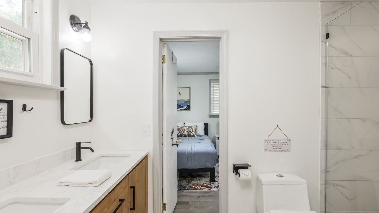 Photo of Bathroom in Leesville