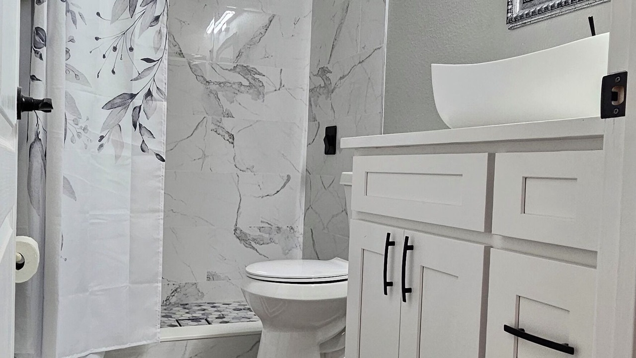 Photo of Bathroom in LaVina