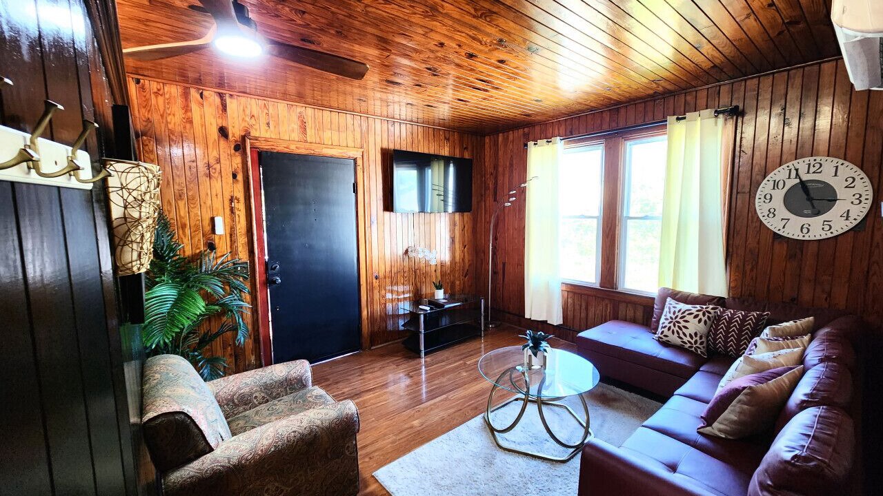 Photo of Livingroom in Midtown