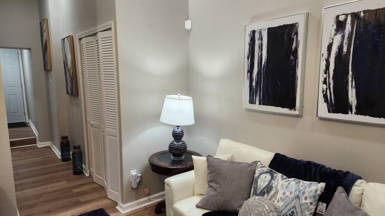 Photo of Livingroom in Midtown