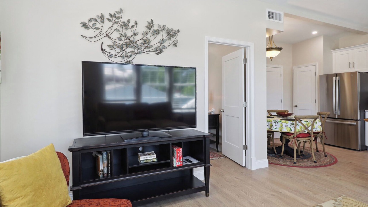 Photo of Livingroom in Beach Institute