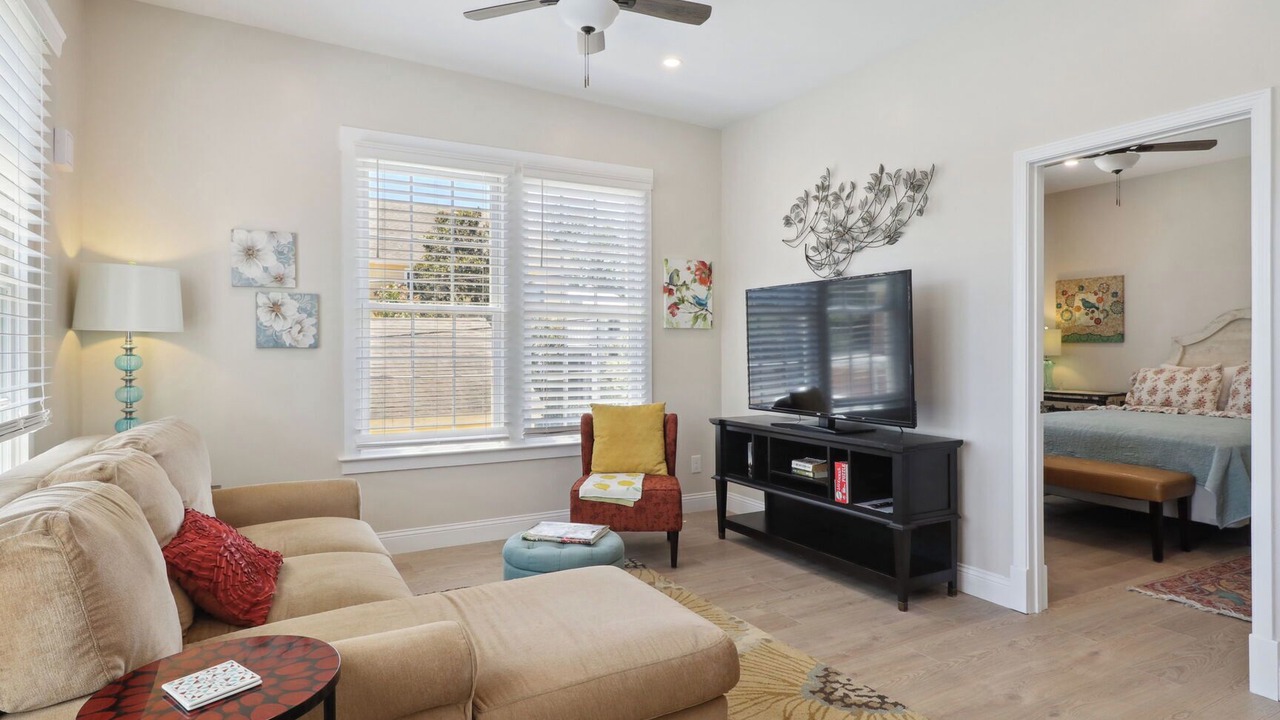Photo of Livingroom in Beach Institute