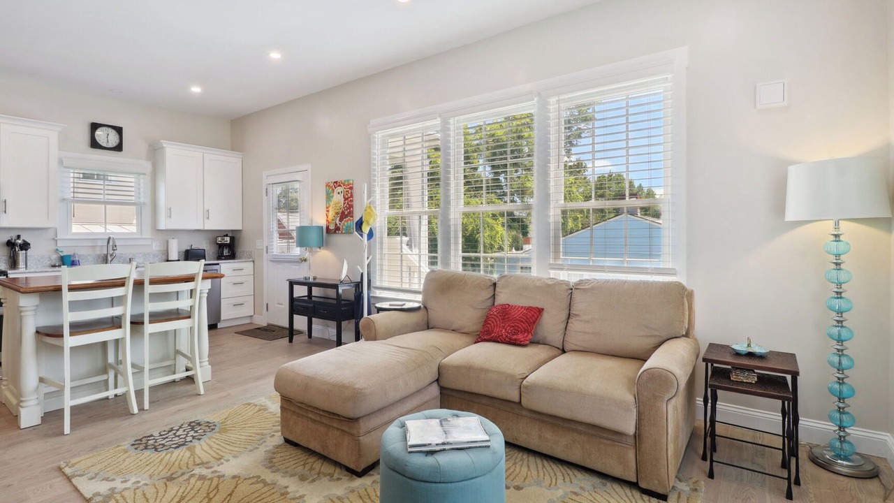 Photo of Livingroom in Beach Institute