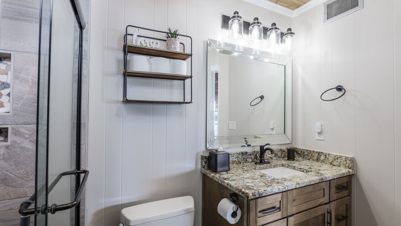 Photo of Bathroom in Leesville