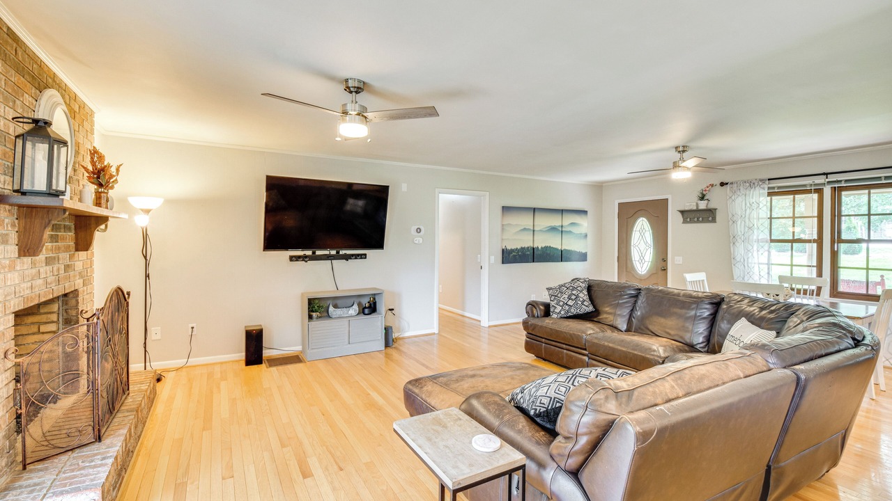 Photo of Livingroom in West Union