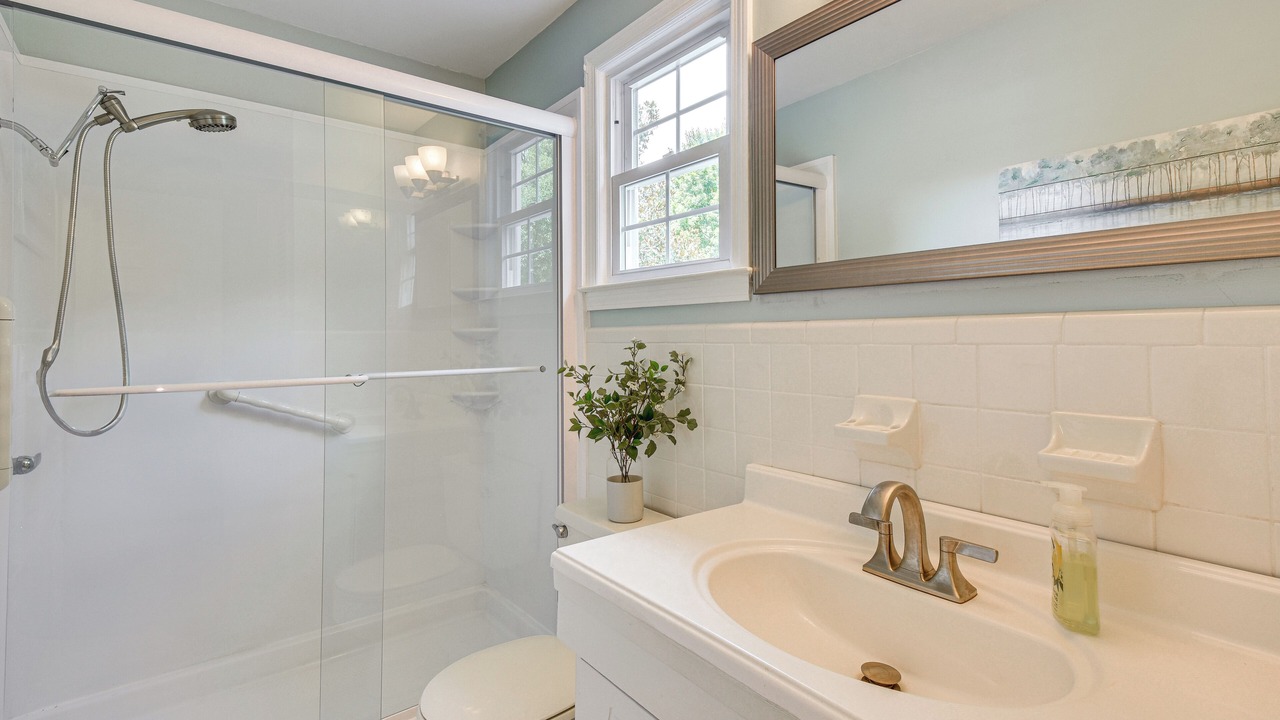Photo of Bathroom in Taylors