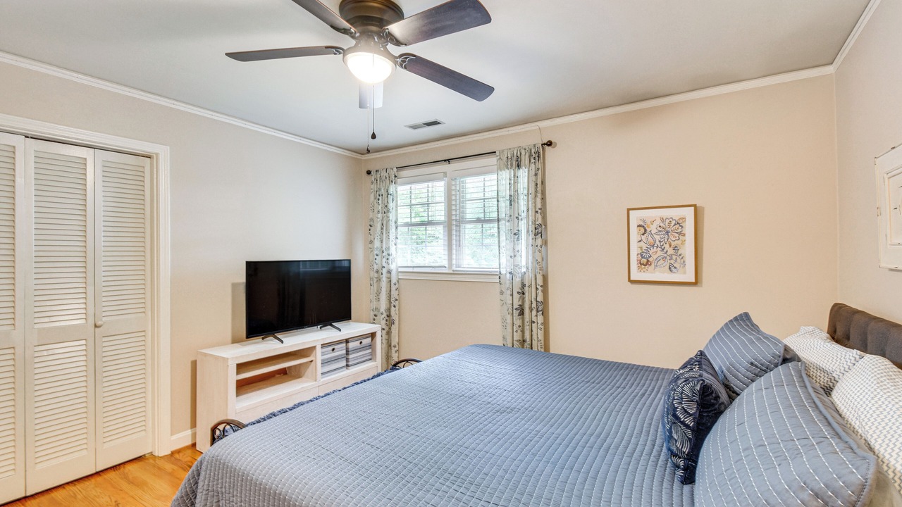 Photo of Bedroom in Taylors